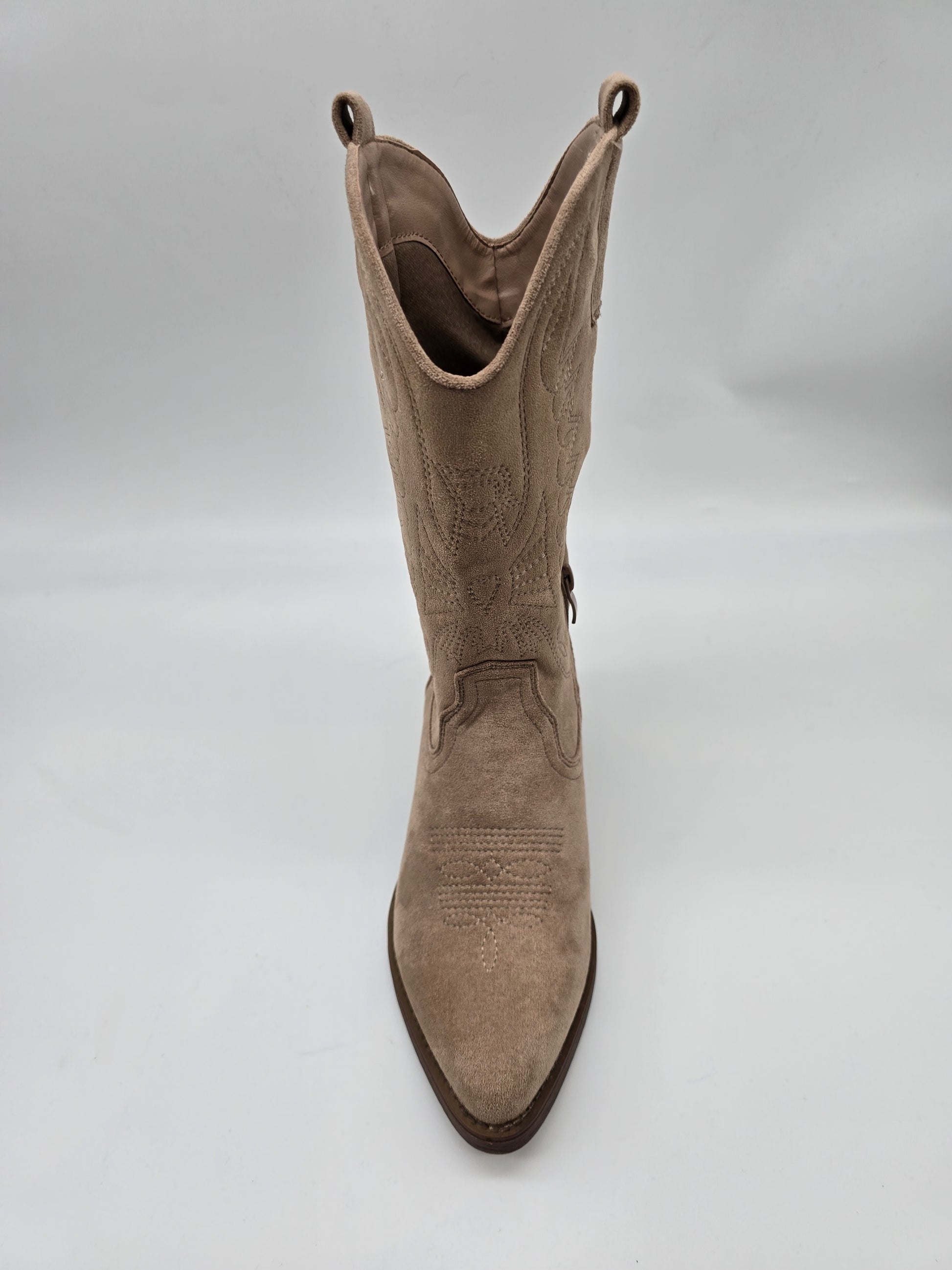 Caro JAX: The Western Muse – Cowboy Boots for Bold Women